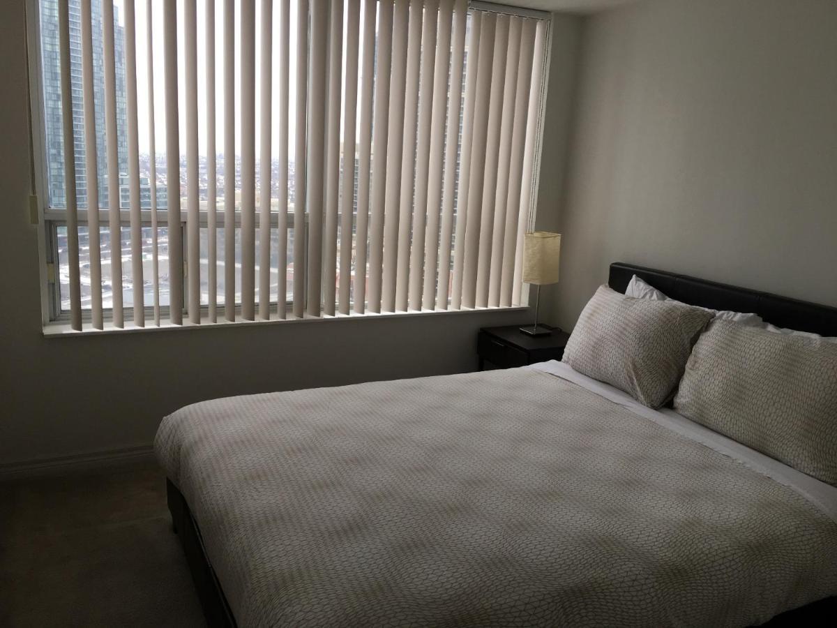 Maplewood Suites - Square One Mississauga Zewnętrze zdjęcie