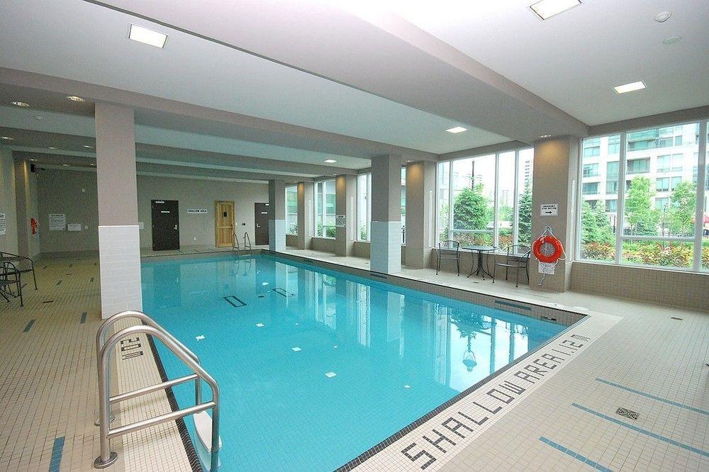 Maplewood Suites - Square One Mississauga Zewnętrze zdjęcie