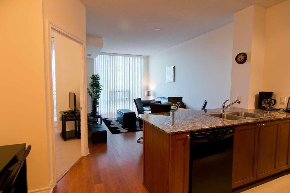 Maplewood Suites - Square One Mississauga Zewnętrze zdjęcie