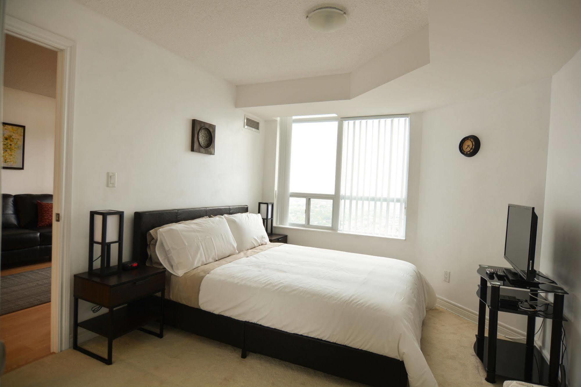Maplewood Suites - Square One Mississauga Zewnętrze zdjęcie